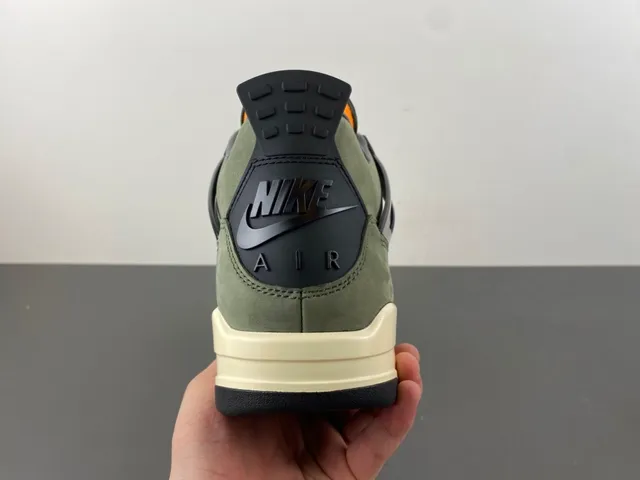 Chaussures de basketball Air Jordan 4 en daim vert olive 4
