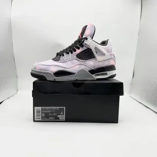 Air Jordan 4 Retro SE চকচকে ল্যাভেন্ডার কালো বাস্কেটবল জুতো