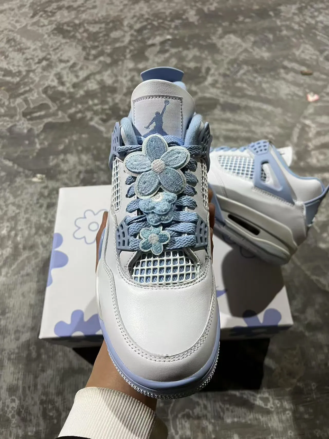 Air Jordan 4 সাদা এবং পাউডার ব্লু বাস্কেটবল জুতো 3