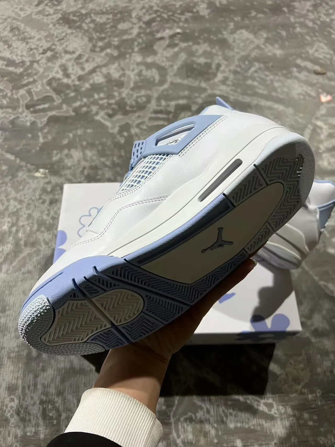Air Jordan 4 সাদা এবং পাউডার ব্লু বাস্কেটবল জুতো 6