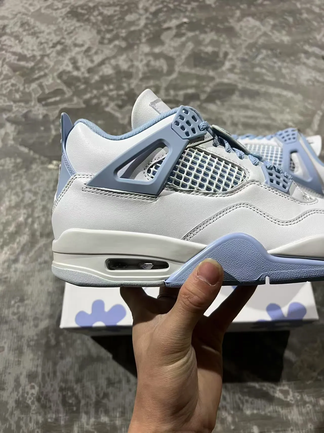 Air Jordan 4 সাদা এবং পাউডার ব্লু বাস্কেটবল জুতো 7
