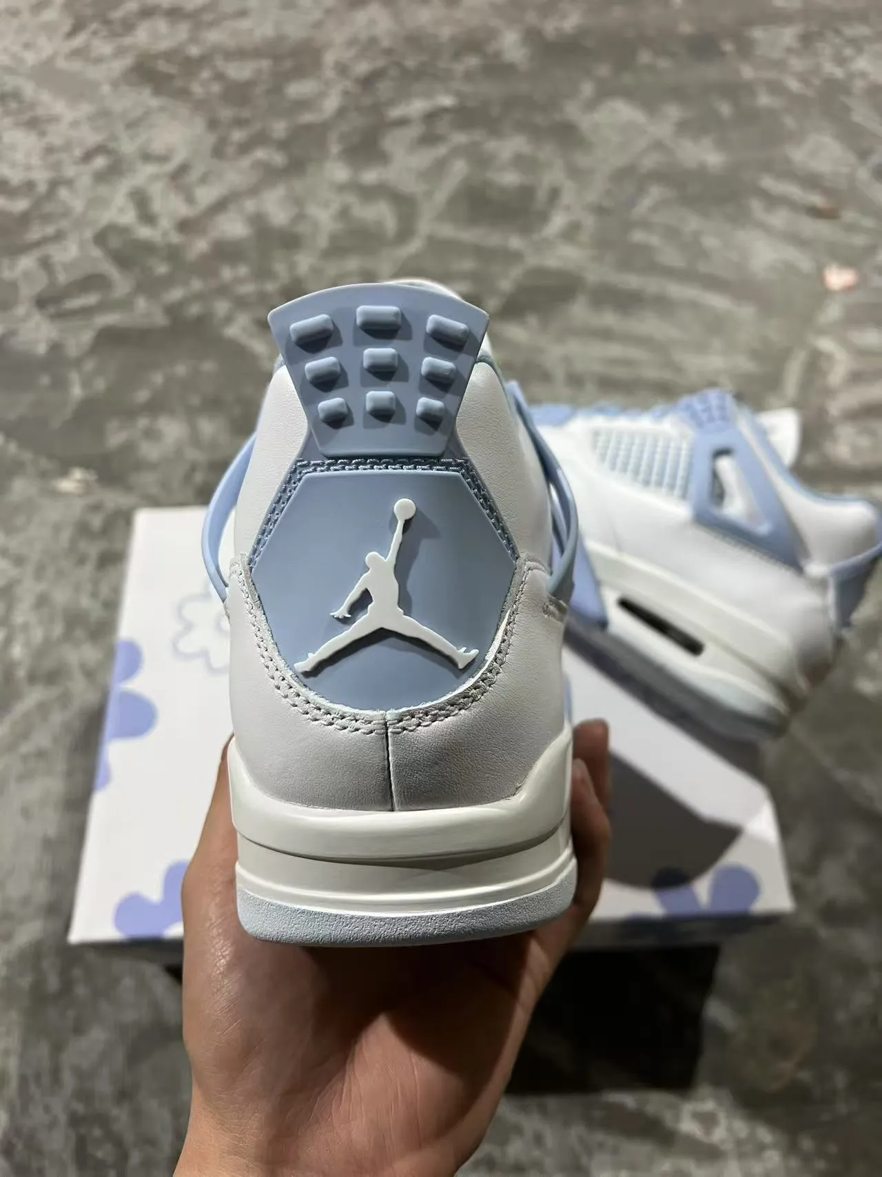 Air Jordan 4 সাদা এবং পাউডার ব্লু বাস্কেটবল জুতো 8