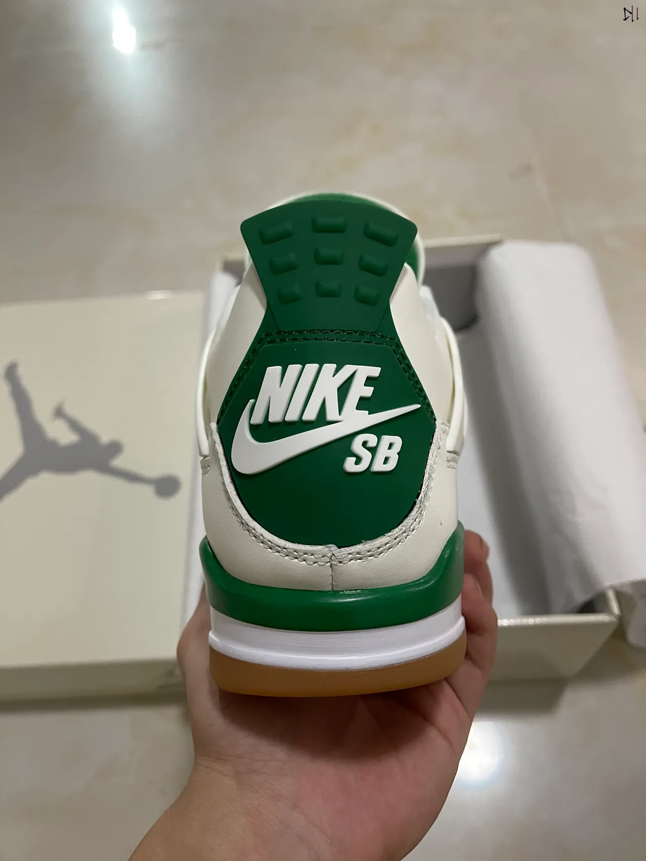 Zapatillas de baloncesto Air Jordan 4 blanco y verde 7