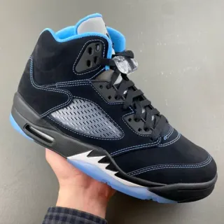 Tênis de basquete Air Jordan 5 preto e azul claro