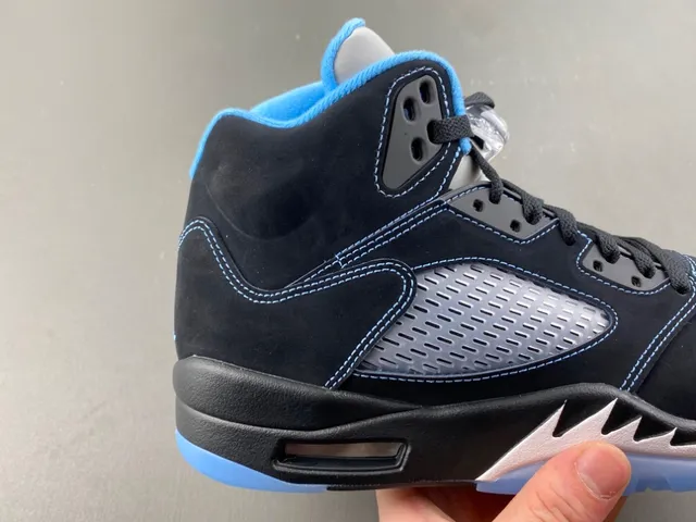 Tênis de basquete Air Jordan 5 preto e azul claro 3