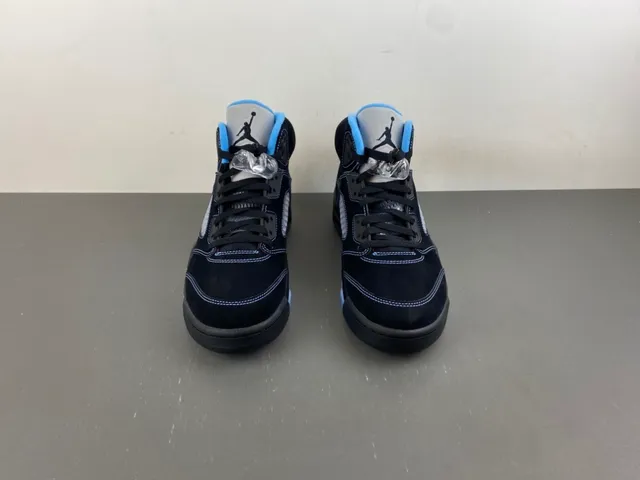 Tênis de basquete Air Jordan 5 preto e azul claro 10
