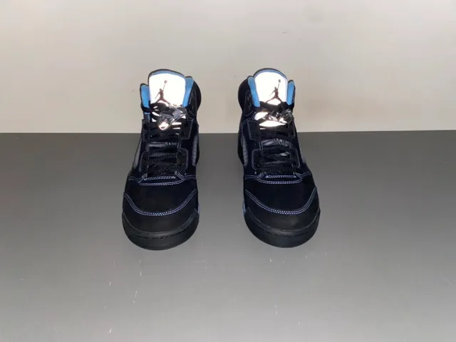 Tênis de basquete Air Jordan 5 preto e azul claro 11
