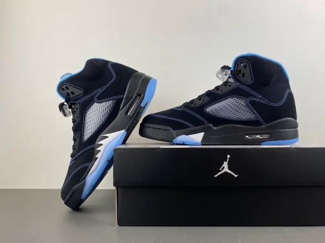 Tênis de basquete Air Jordan 5 preto e azul claro 14