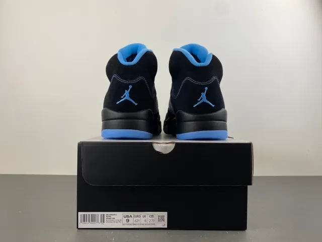 Tênis de basquete Air Jordan 5 preto e azul claro 17