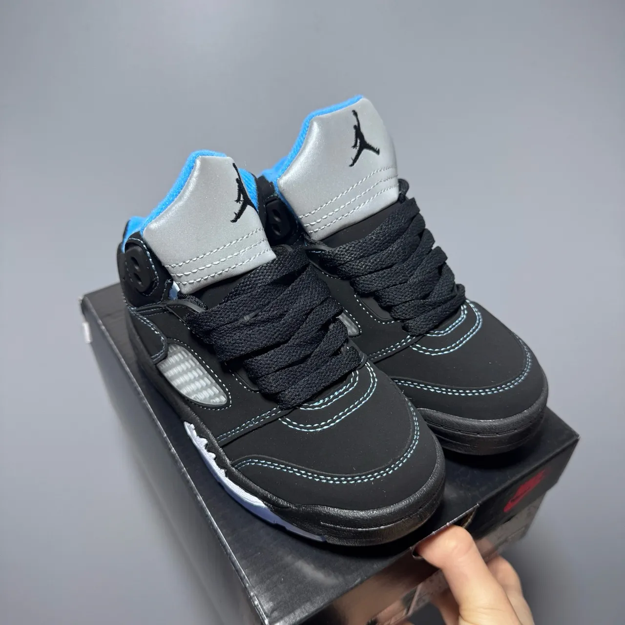 Air Jordan 5 काला सफेद लाल बच्चों के बास्केटबॉल जूते 22