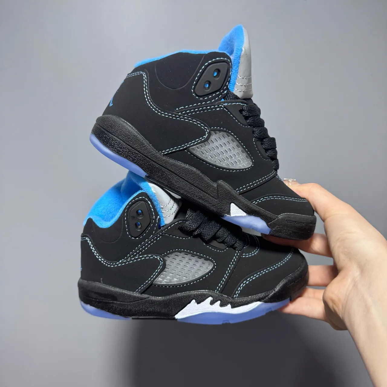 Air Jordan 5 काला सफेद लाल बच्चों के बास्केटबॉल जूते 23