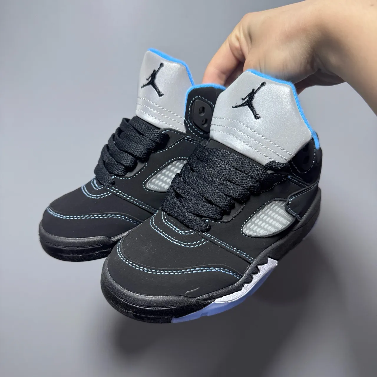 Air Jordan 5 काला सफेद लाल बच्चों के बास्केटबॉल जूते 24