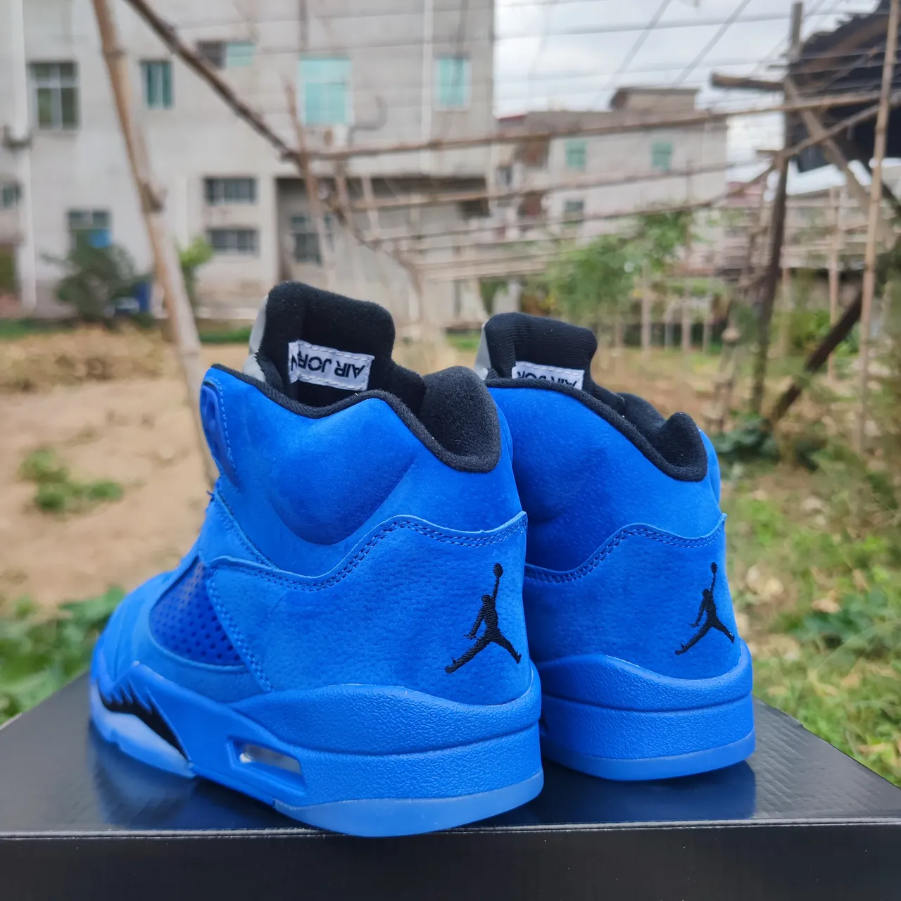 Tênis de basquete de cano alto Air Jordan 5 em camurça azul 3