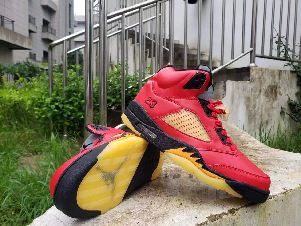 Air Jordan 5 Red Black Tan Flame Tênis de Basquete 3