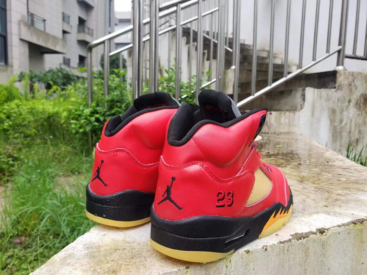 Air Jordan 5 Red Black Tan Flame Tênis de Basquete 4