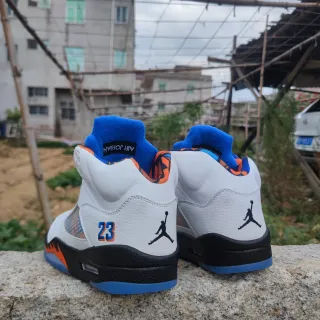 Air Jordan 5 सफेद नीला नारंगी काला बास्केटबॉल जूते