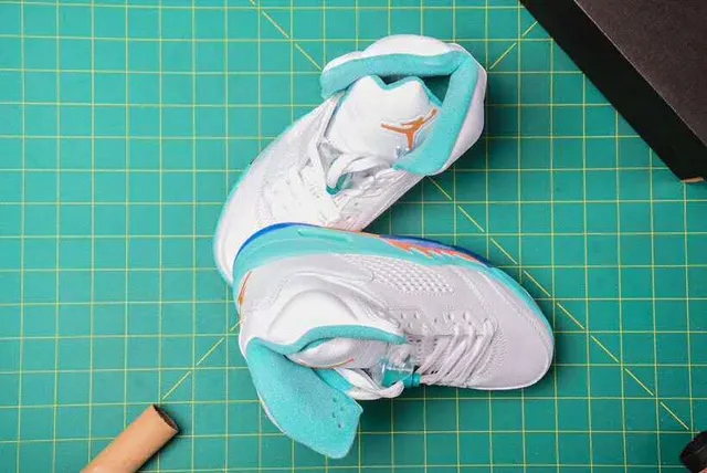 Air Jordan 5 Zapatos de Baloncesto Blancos Turquesa Naranja 9