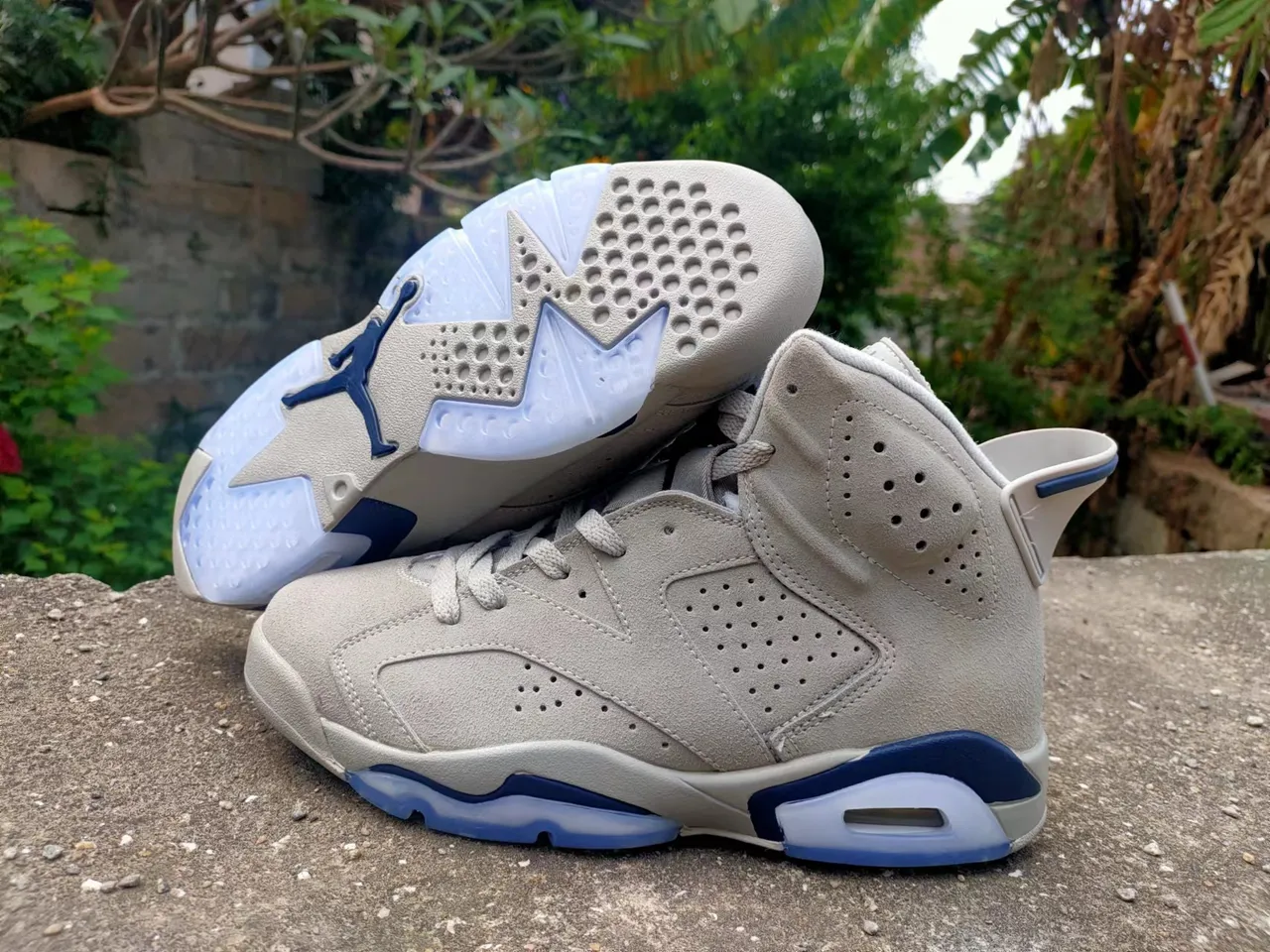 Tênis de basquete Air Jordan 6 cinza e azul-marinho 2
