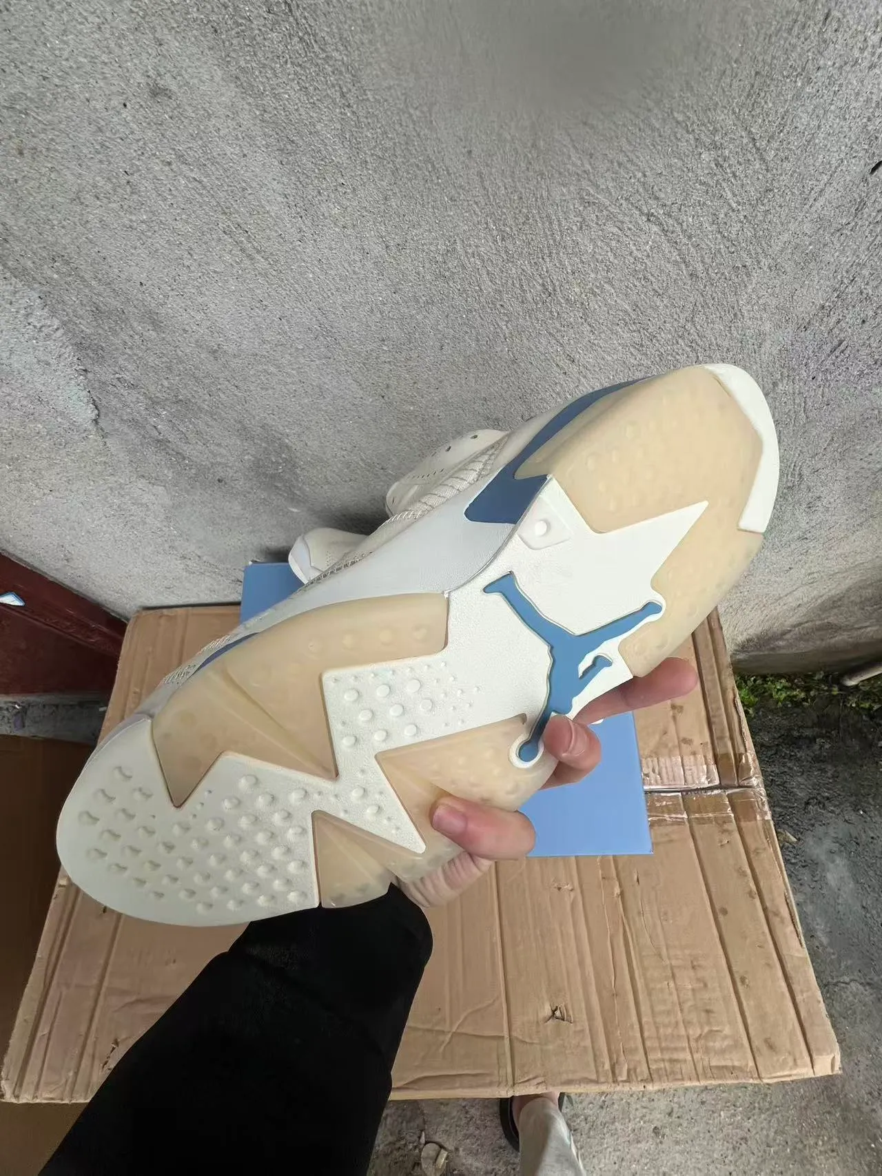 Zapatillas de baloncesto Air Jordan 6 blanco roto y azul claro 6