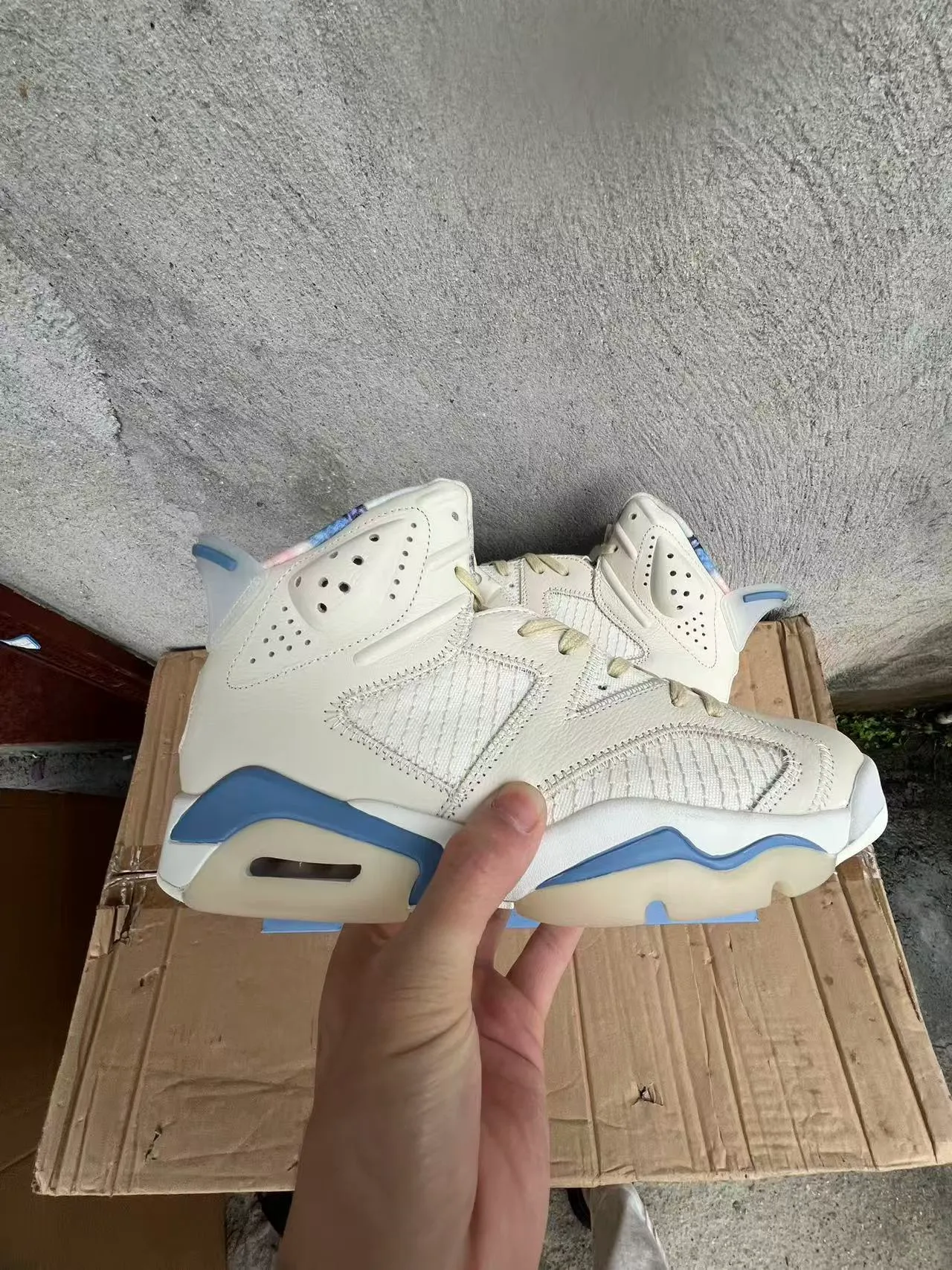 Zapatillas de baloncesto Air Jordan 6 blanco roto y azul claro 7
