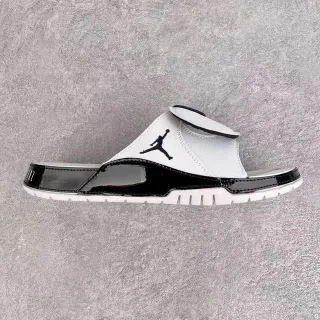 Chinelos slide Air Jordan Hydro 1 branco e preto