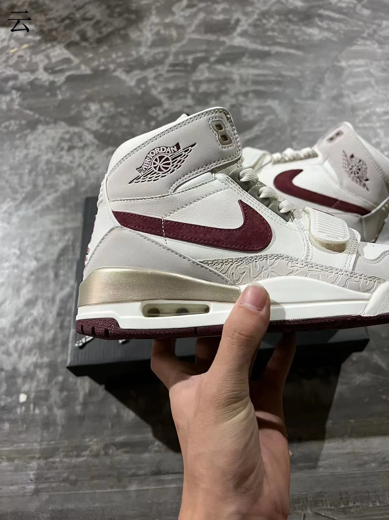 Air Jordan Legacy 312 Off-White Burgundy Metallic Gold Tênis de Basquete 7