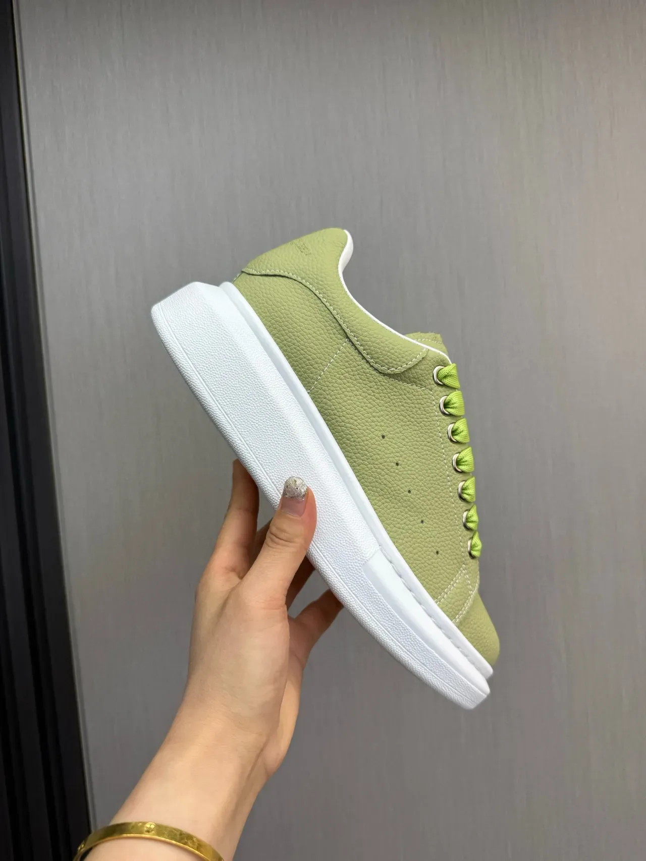 Alexander McQueen Green White Oversized Platform Sole Pebbled Leather Upper Lifestyle Sneakers 7