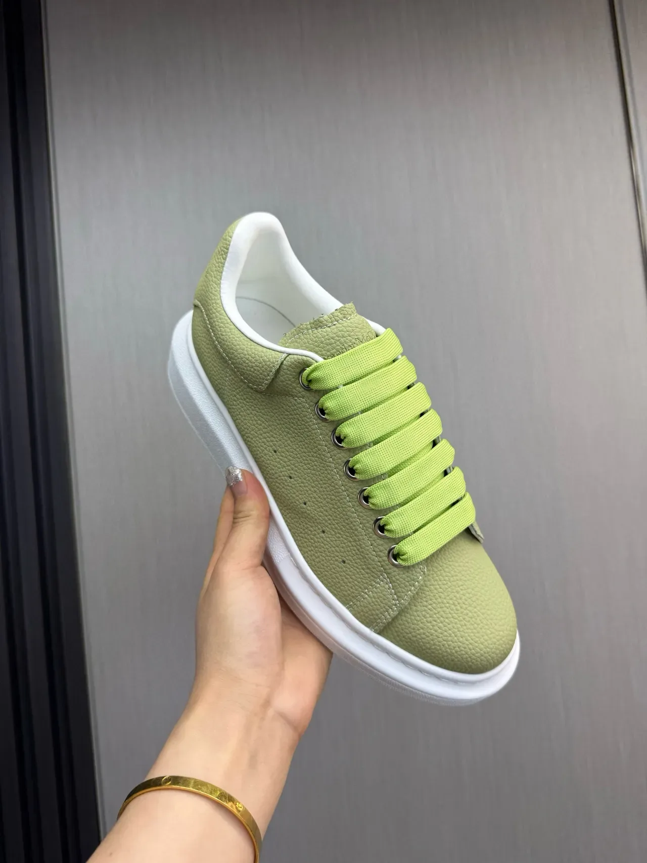 Alexander McQueen Green White Oversized Platform Sole Pebbled Leather Upper Lifestyle Sneakers 8