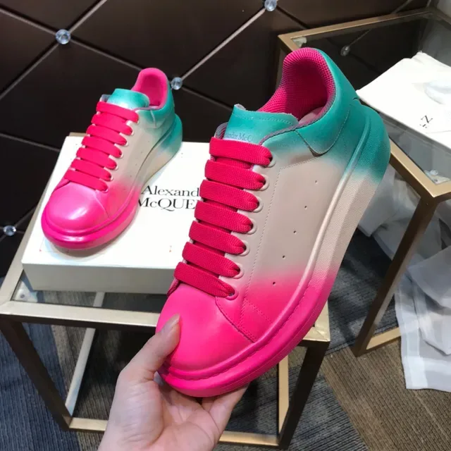 Alexander McQueen ओवरसाइज्ड ग्रेडिएंट टील से पिंक लाइफस्टाइल स्नीकर 3