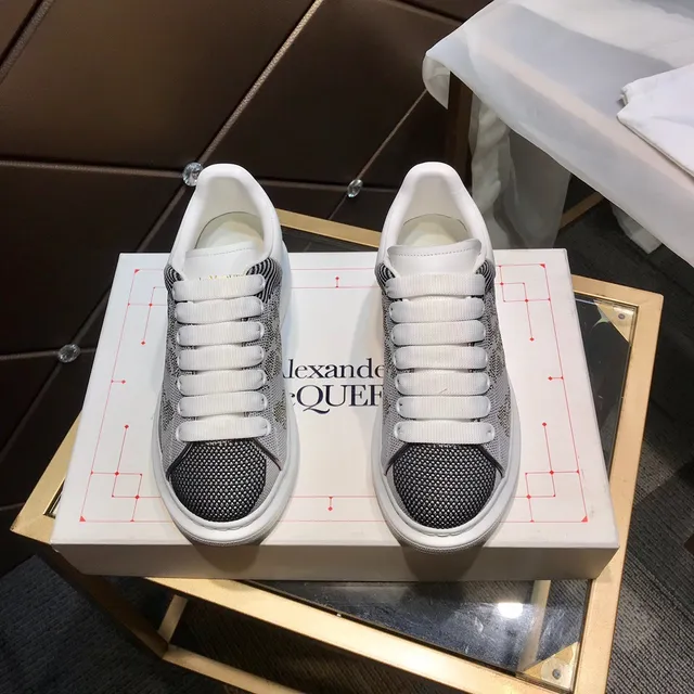 Alexander McQueen Sneaker oversized gris noir blanc style de vie sneakers 9
