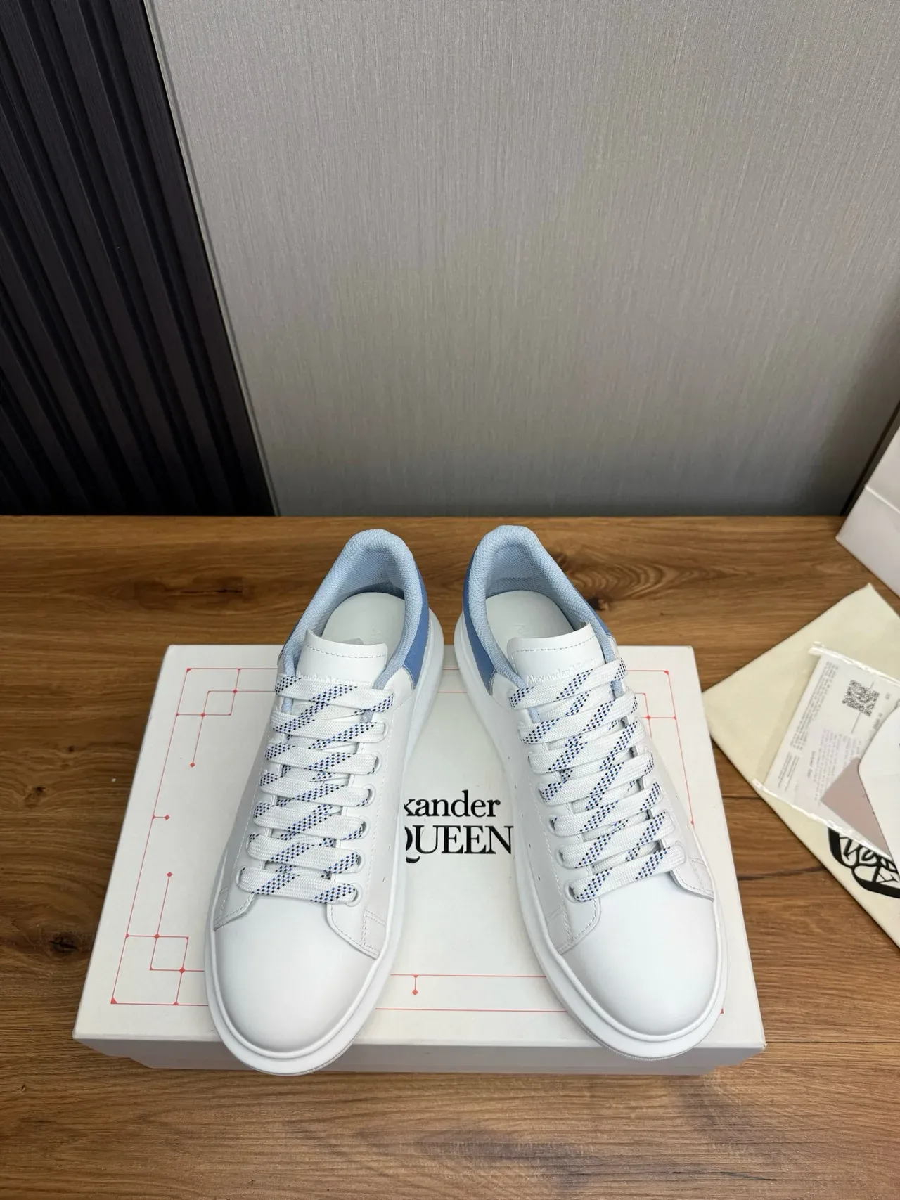 Alexander McQueen Oversized Sneaker White and Blue Lifestyle Sneakers 3