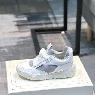 Alexander McQueen सफेद और भूरा Oversized Chunky Sneakers