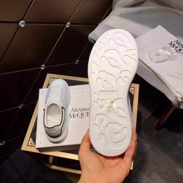 Alexander McQueen Oversized Sneaker White Black Platform Sole Smooth Leather Upper Lifestyle Sneakers 4