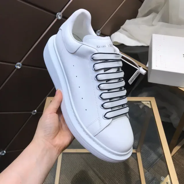 Alexander McQueen Oversized Sneaker White Black Platform Sole Smooth Leather Upper Lifestyle Sneakers 10