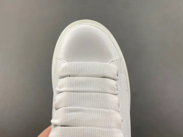 Alexander McQueen Sneakers Oversized Blanches Roses Semelle Plateforme Cuir Supérieur Sneakers Style de Vie 5