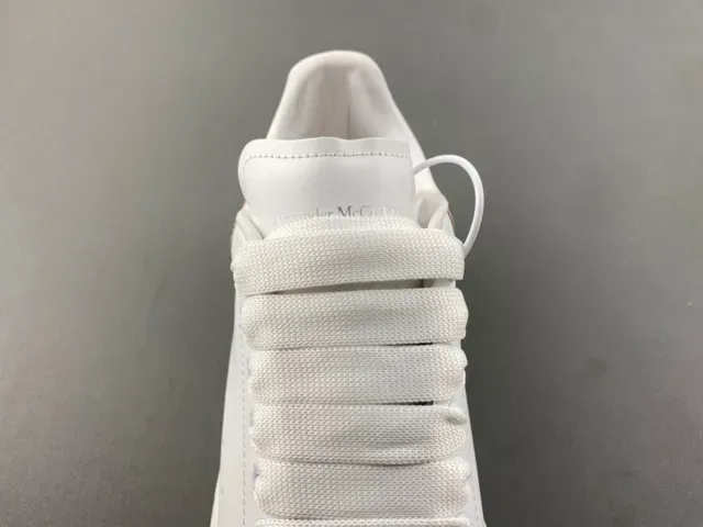 Alexander McQueen Sneakers Oversized Blanches Roses Semelle Plateforme Cuir Supérieur Sneakers Style de Vie 6