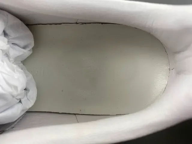 Alexander McQueen Sneakers Oversized Blanches Roses Semelle Plateforme Cuir Supérieur Sneakers Style de Vie 7