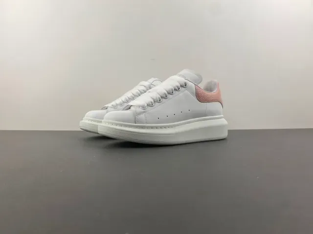 Alexander McQueen Sneakers Oversized Blanches Roses Semelle Plateforme Cuir Supérieur Sneakers Style de Vie 10