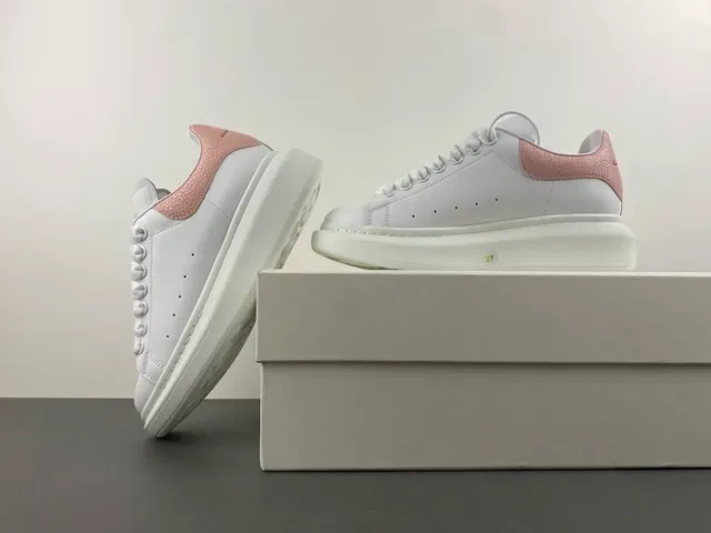 Alexander McQueen Sneakers Oversized Blanches Roses Semelle Plateforme Cuir Supérieur Sneakers Style de Vie 14