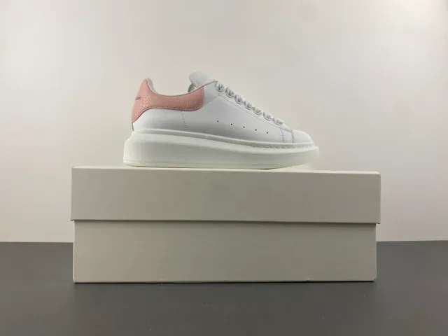 Alexander McQueen Sneakers Oversized Blanches Roses Semelle Plateforme Cuir Supérieur Sneakers Style de Vie 15