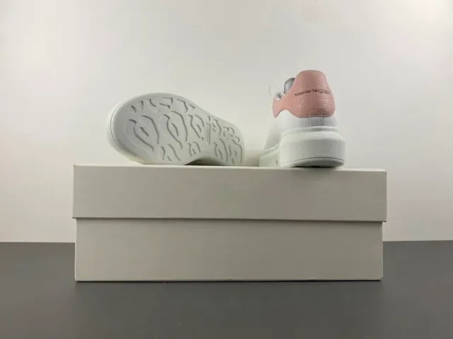 Alexander McQueen Sneakers Oversized Blanches Roses Semelle Plateforme Cuir Supérieur Sneakers Style de Vie 16