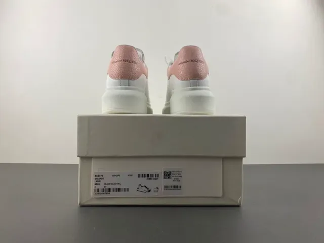 Alexander McQueen Sneakers Oversized Blanches Roses Semelle Plateforme Cuir Supérieur Sneakers Style de Vie 17