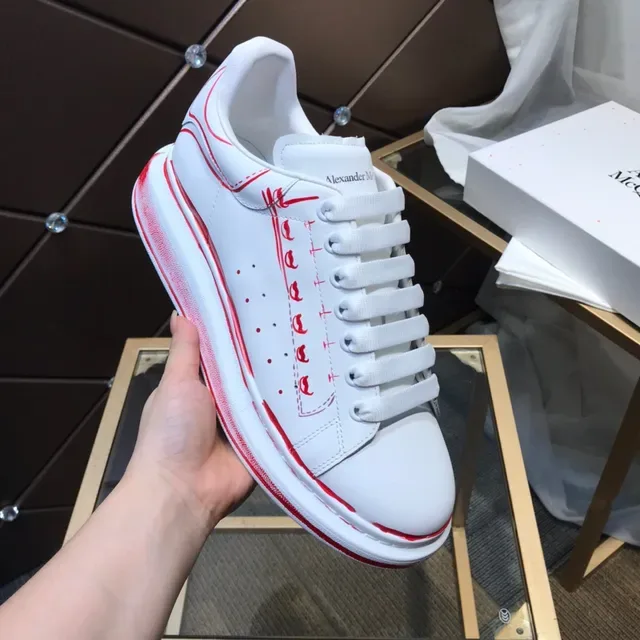 Alexander McQueen Zapatillas oversized blancas y rojas Silueta Motivos bordados Lifestyle Sneakers 3