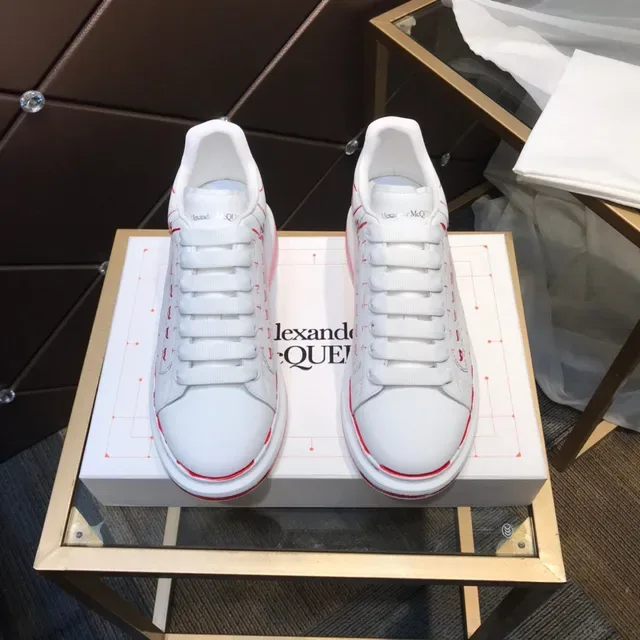 Alexander McQueen Zapatillas oversized blancas y rojas Silueta Motivos bordados Lifestyle Sneakers 9