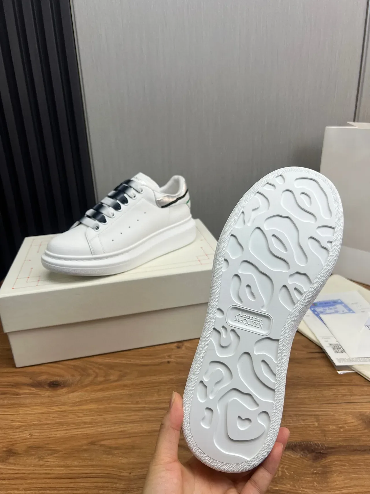 Alexander McQueen Oversized Sneaker White Silver Platform Sole Smooth Leather Upper Lifestyle Sneakers 9