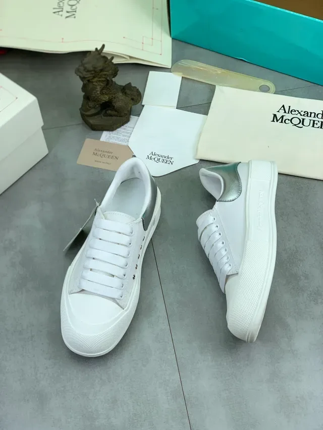 Alexander McQueen Oversized 白色银色鞋底 帆布鞋 生活方式运动鞋 5