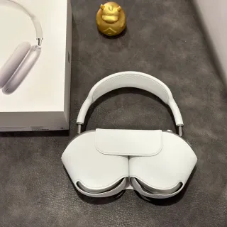 Apple AirPods Max White Over-Ear Headphones