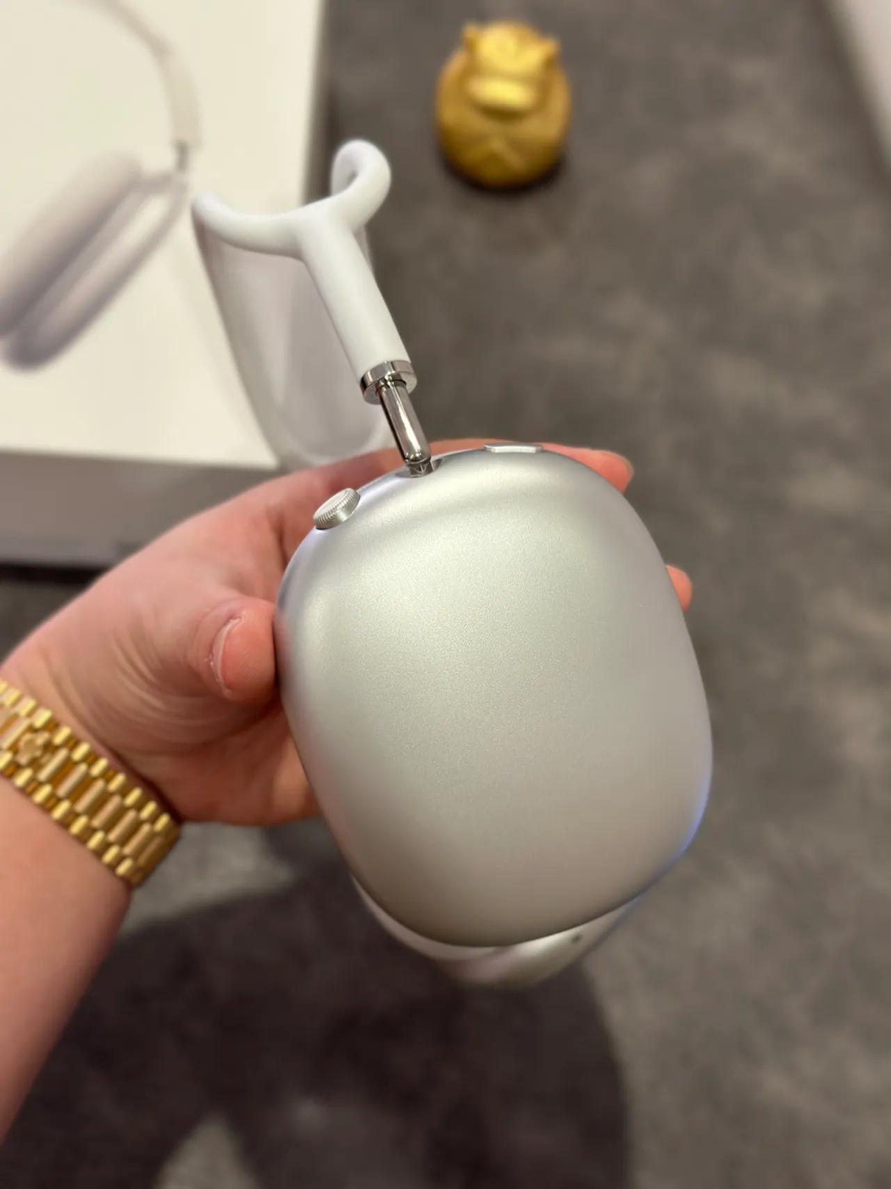 Apple AirPods Max White Over-Ear Headphones 5
