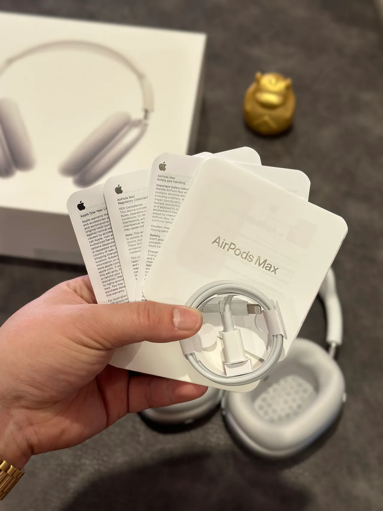 Apple AirPods Max White Over-Ear Headphones 12