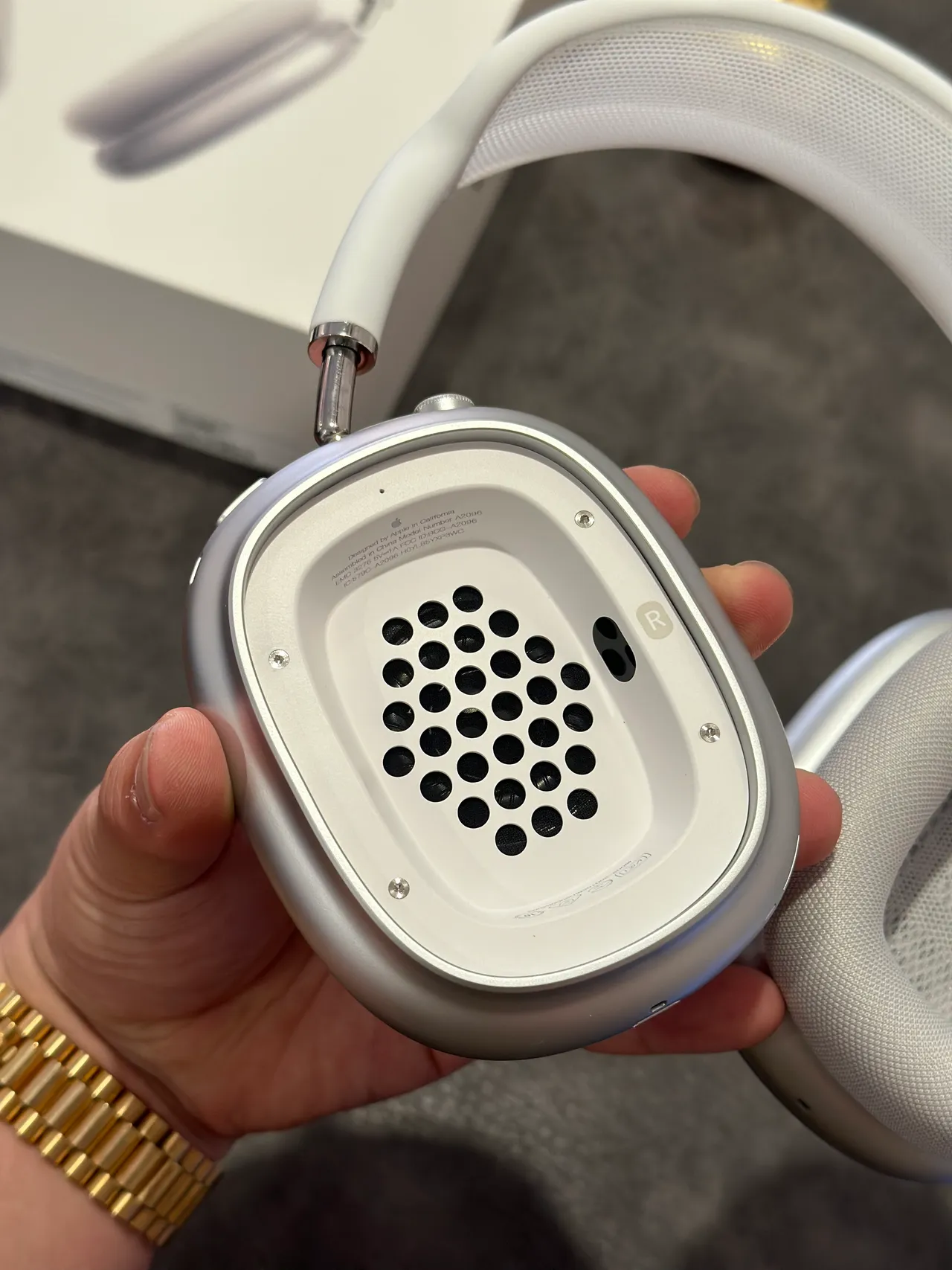 Apple AirPods Max White Over-Ear Headphones 13